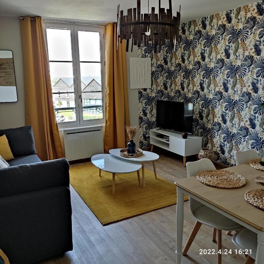 Les Mouettes Du Port Apartment Honfleur Bagian luar foto